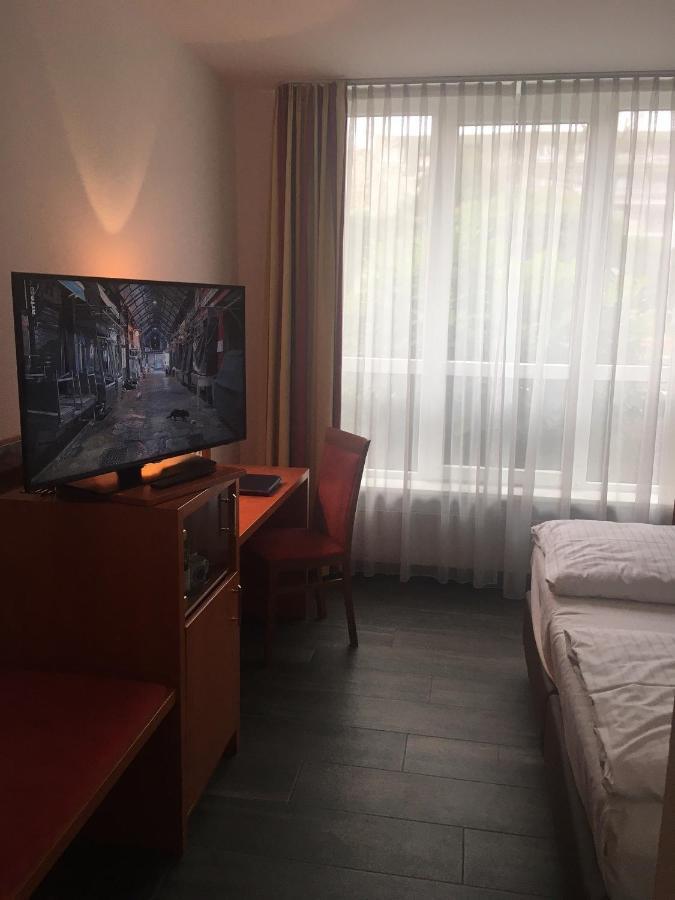 Hotel Alexander Am Zoo Francoforte sul Meno Esterno foto